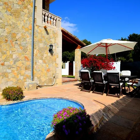 Chalet Bonito Chalet Con Piscina Cerca Del Mar