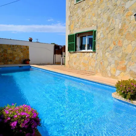 Bonito Chalet Con Piscina Cerca Del Mar Chalet